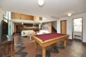 The Weaver Relaxed Coastal Living in Arniston