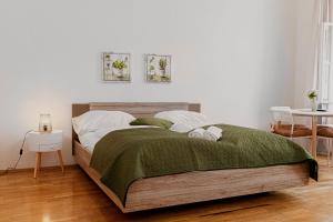 Comfy 2BR Apt, Perfect for Long Stays Near Rennweg