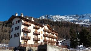 Trilocale BELVEDERE Alloggio ad uso turistico - VDA - LA THUILE - CIR 0068