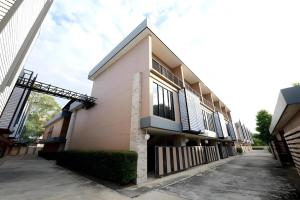 Sriracha Hotel And Spa