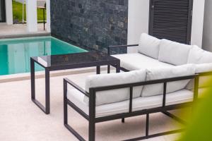 MO Estate See 4 - 3BR Private Pool Villa 900 m Silver Beach