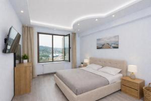 Urban Apartment On Rustaveli