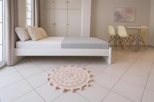 Prime location, near lions square