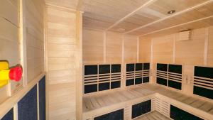 Luxury 2BR Burj Khalifa and Canal View Pool Jacuzzi