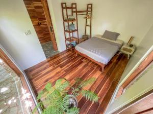 Garden Retreat Villa - 5min walk to Beach, Fiber internet