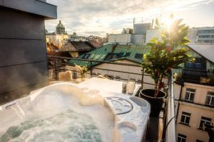 Luxurious 3-Bedroom Apartment in Central Prague