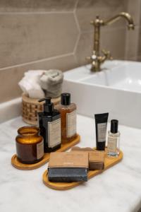 Renovated Flat near TramRooms AC