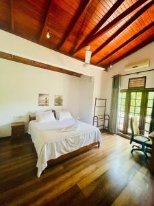 Villa Cinnamon Wave