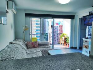 Bermudas apartamento con piscina en Benidorm