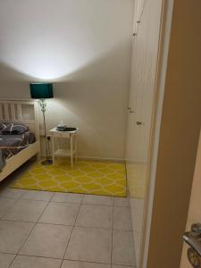 Studio Room with Private Bathroom & kitchen