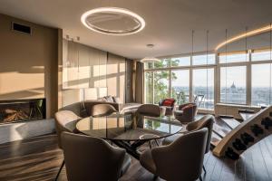 Luxurious 4-Bedroom Apartment in Budapests Castle District