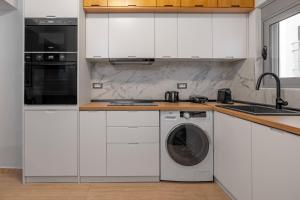 Rhodes center Santa Maria