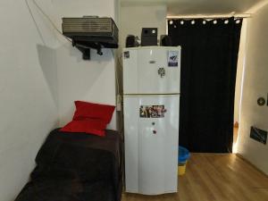 Popart flat share