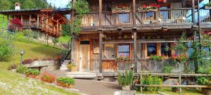 Tabià Fregona, Chalet Alpino con vista e stile tradizionale