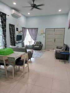 Zara Iman Homestay