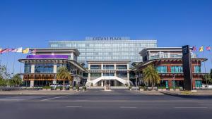 Crowne Plaza Phnom Penh by IHG 金边皇冠假日酒店 Former VM Hotel