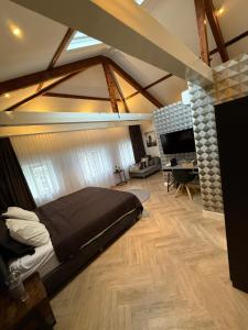 Bella Vita Hotel Restaurant