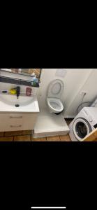 2 bedrooms and kitchen