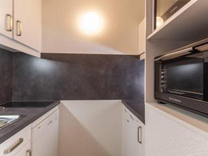 Studio rénové lumineux • Centre • Balcon • Parking • Pied des pistes - FR-1-181-2461