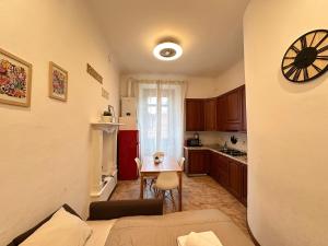 Elegant Apt near metro Porta Romana,3 fermate subway-stop a Duomo, WIFI-NETFLIX Free