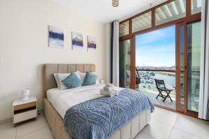 Amazing Studio with Balcony & Marina Eye Views