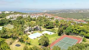 Cozy Valley View Getaway, Pool and Tennis