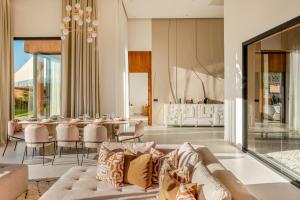 Villa Atlas - Luxe - 4 Suites Modernes - Fitness - Piscine Chauffée - Terrain de Padel - Vue Montagne