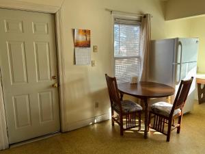 Spacious 1BR, 2nd floor, near T, free parking