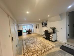 Pinestows Semi-Detached Guest House Private & Cozy Retreat
