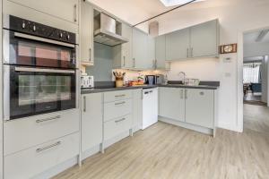 5 Bed in Overstrand oc-1922