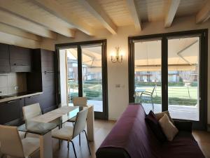 Gasparina Pool Lakeview & Terrace Apartment