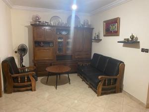 Étage dans une villa avec piscine partagée Meknès