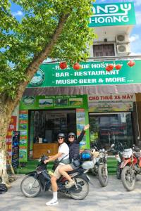 Andy Hoang Riverside Hostel Bar Restaurant Music Beer & More