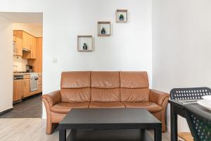 Cozy 1BR Apartment with Garden near U6 Schöpfwerk Stop