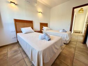 Luxury 5 bedroom 4 bath Villa with private pool