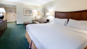 Holiday Inn Express Indianapolis Airport by IHG