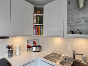 Exklusive Ferienwohnung Bad Salzschlirf - direkt am Waldrand - großer Garten kompett umzäunt - Hunde willkommen - 2 private Stellplätze