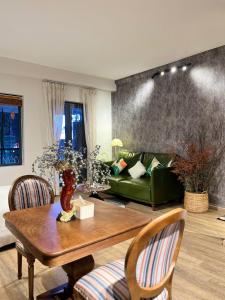 Saigon 1BR Nguyen Hue View Bitexco