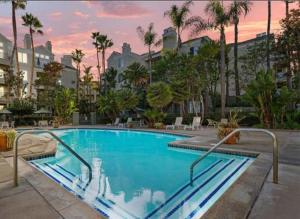 CLOUD NINE - Elegance & Comfort