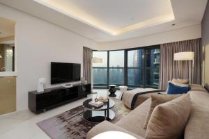 HSHOME - Luxury 3 Bedroom Apartment with Burj Khalifa & Stunning Skyline View