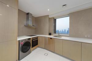 HSHOME - Luxury 3 Bedroom Apartment with Burj Khalifa & Stunning Skyline View