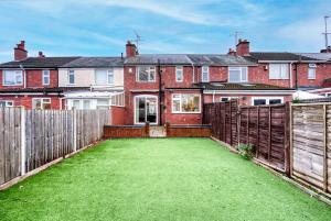 Cosy 3BR Home in the heart of Coventry - Games room
