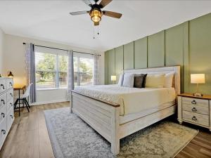 Themed Windsor Hills 6BR Private Pool Gameroom