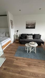 FeWo am Deich 2, modernes Apartment mit Balkon und Aufzug