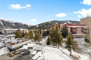 Snowbridge Square F206