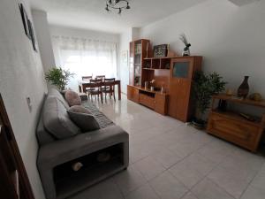 T2 Junto à praia, com lençóis, toalhas, WIFI, Churrasqueira, 3ºpiso sem elevador