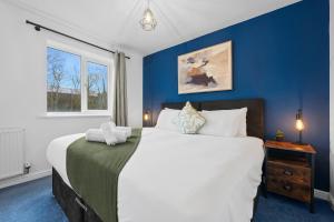 Spacious 4-Bed Contractor House, Driveway Parking, Fast Wi-Fi, Long Stays