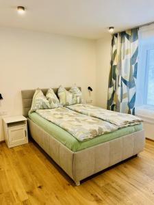 Apart Erle 181 Top 4