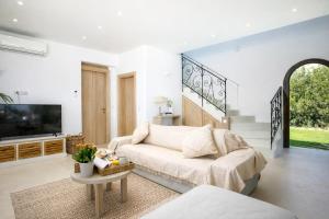 Emarmene Peaceful Agrotourism Retreat with Sea & Mountain Views