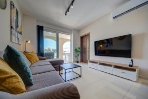 Lux Oakville - Private Pool - BBQ Area - Games Room - Valley Views